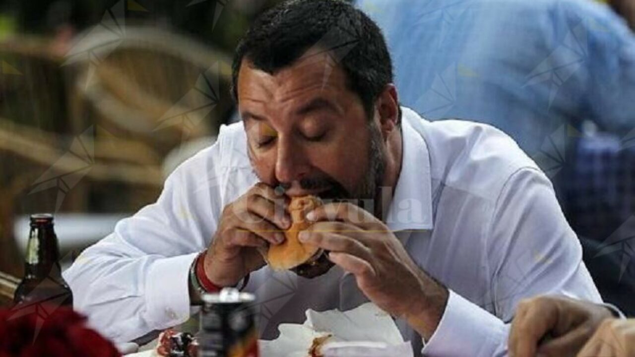 Il figlio di Salvini rapinato del suo cellulare: Ma stavolta la Lega non attacca il Viminale...