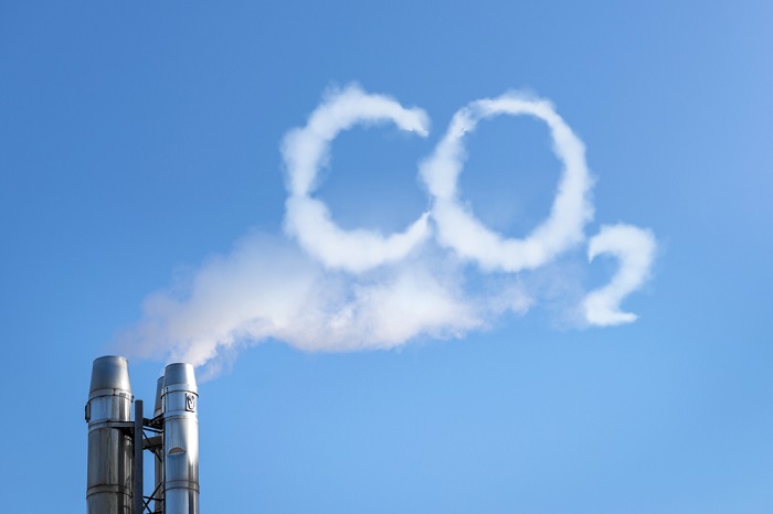 Smoke,Of,Chimney,Writing,Co2,In,The,Sky Allarme sul clima: nel 2025 il picco di emissioni CO2 sono legate all'energia