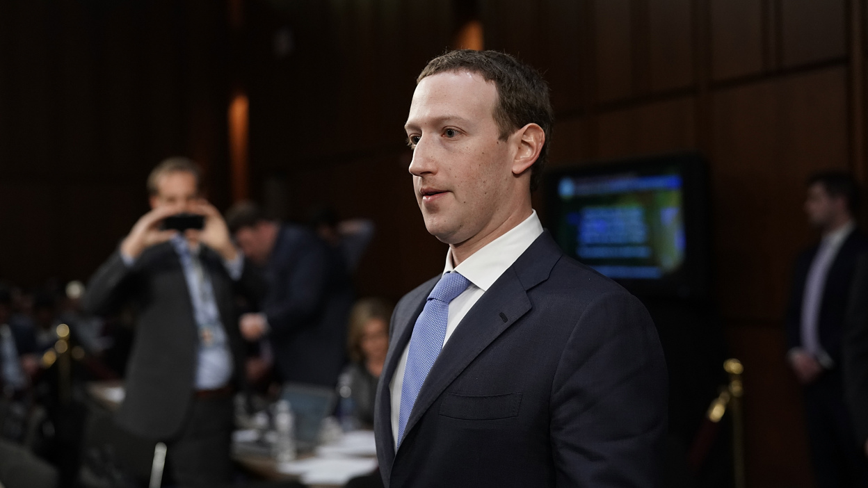 Putin contro Zuckerberg: Meta classificata 'terrorista'