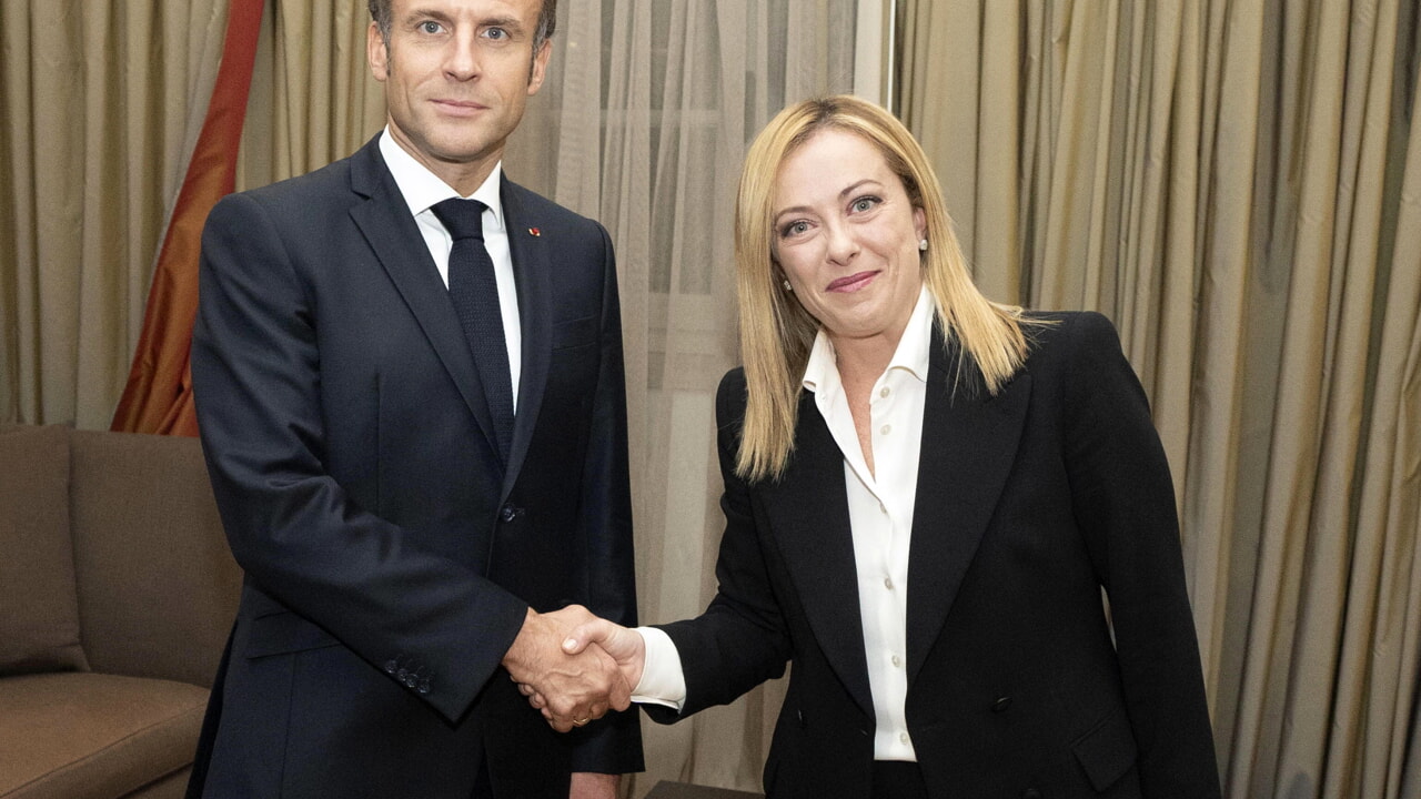 macron-meloni Macron incontra Meloni: "Vigileremo sui diritti umani, saremo esigenti"