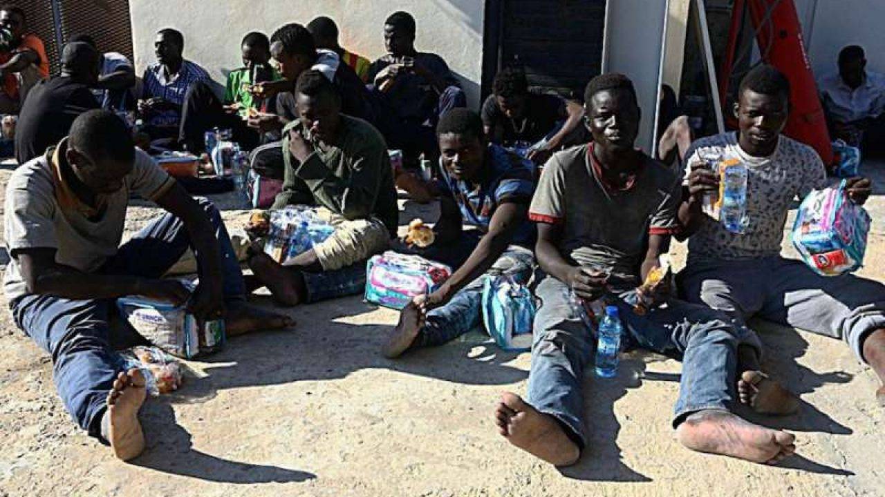 Migranti, la "Fortezza Europa" e le sue politiche criminali: un rapporto sconvolgente