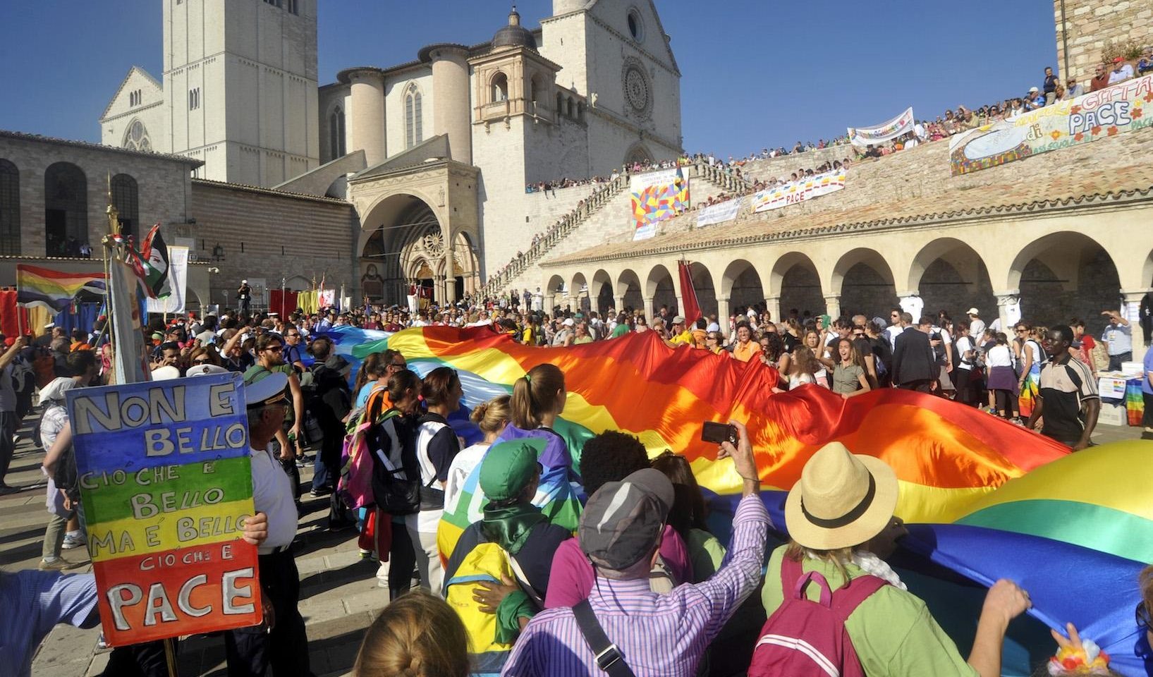 Verso il 5 Novembre: in tanti, con Papa Francesco e Gino Strada nel cuore Verso il 5 Novembre: in tanti, con Papa Francesco e Gino Strada nel cuore