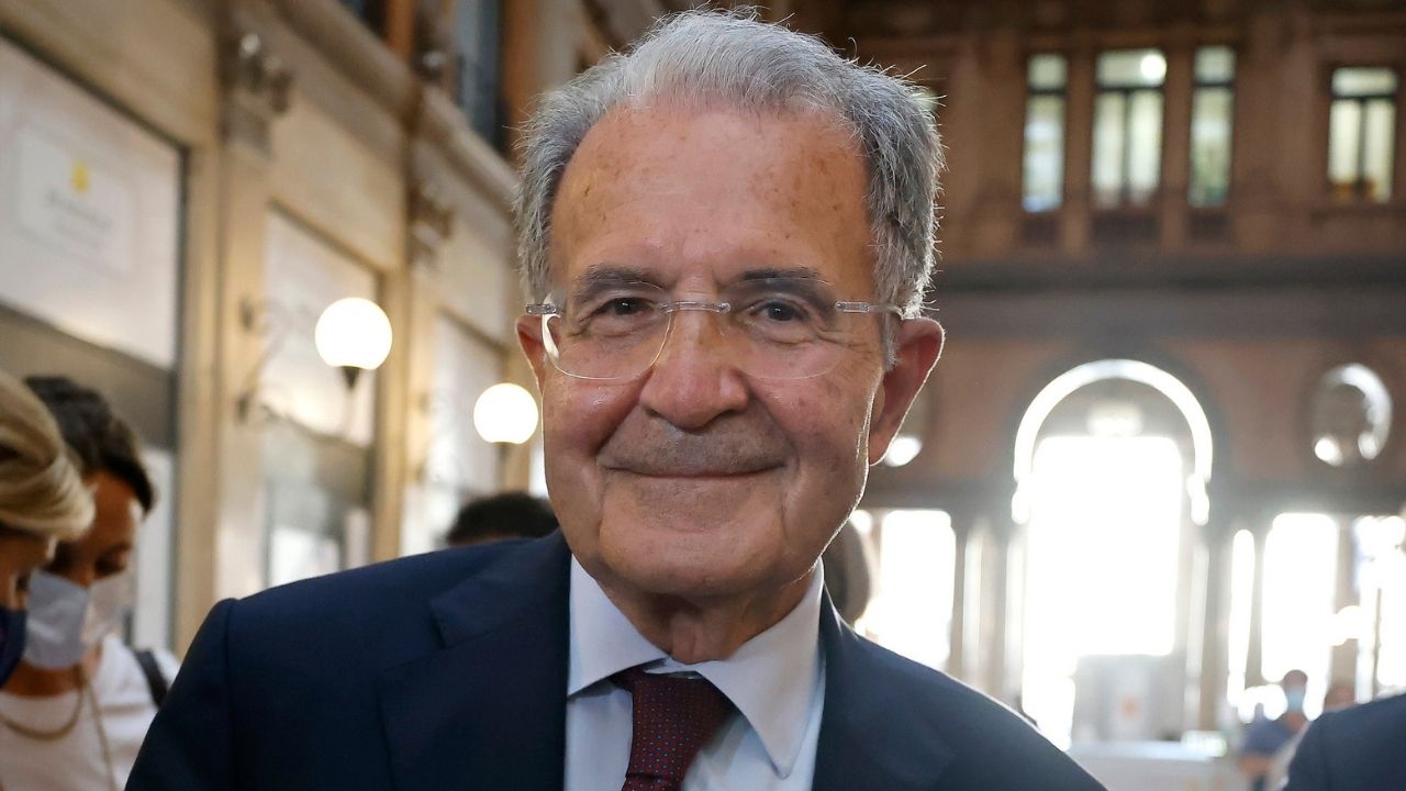 Prodi a Schlein: "Si confronti sui temi del paese e solo dopo pensi alle alleanze"