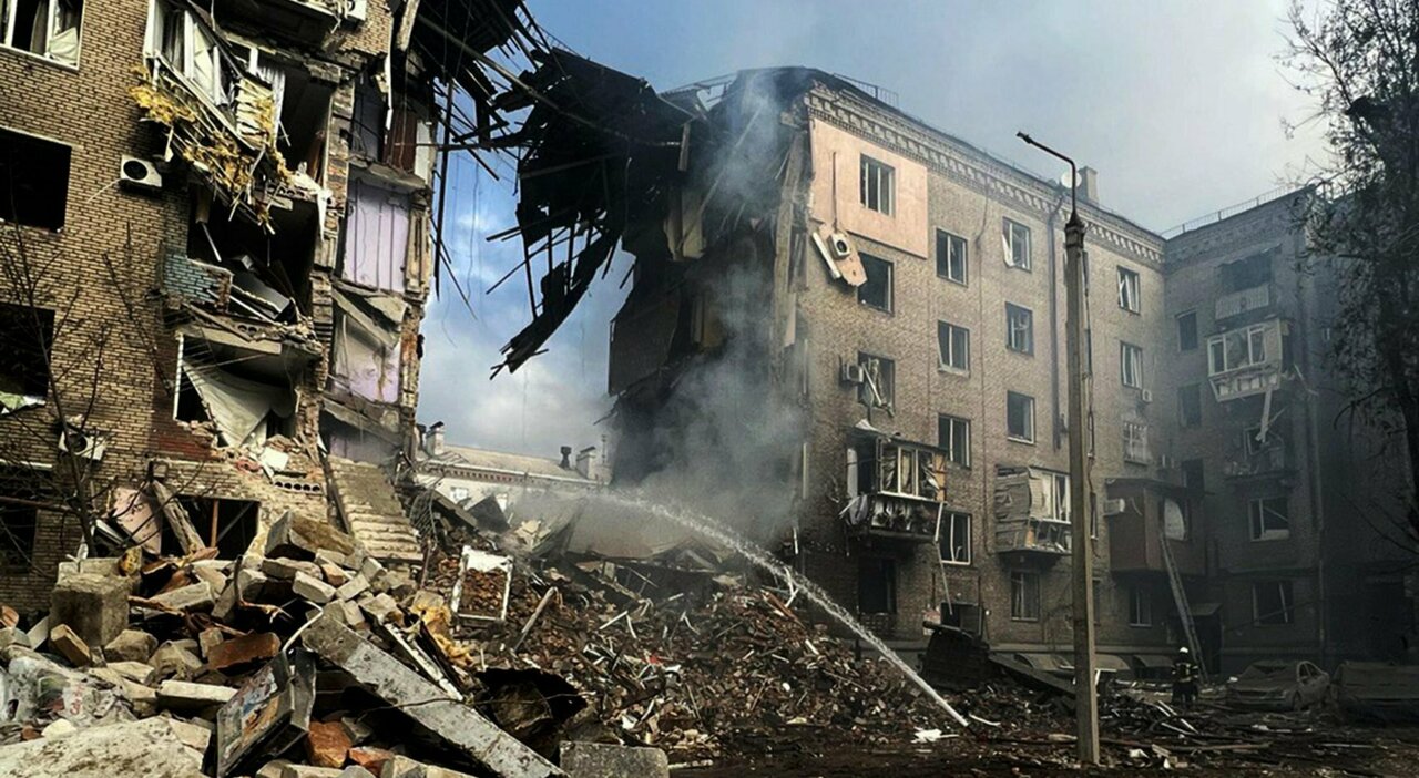 Ora a Kiev manca anche l'acqua. Intanto il sistema elettrico sta per collassare