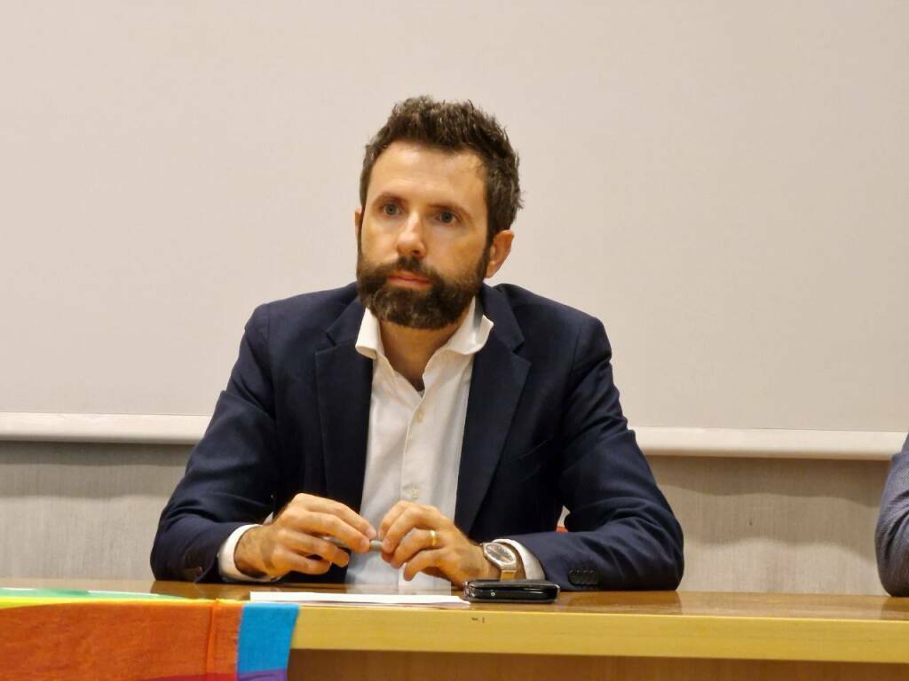 devis-dori Ucraina, Dori (Avs) al governo: "La soluzione non è l'invio delle armi, lavoriamo per il cessate il fuoco"
