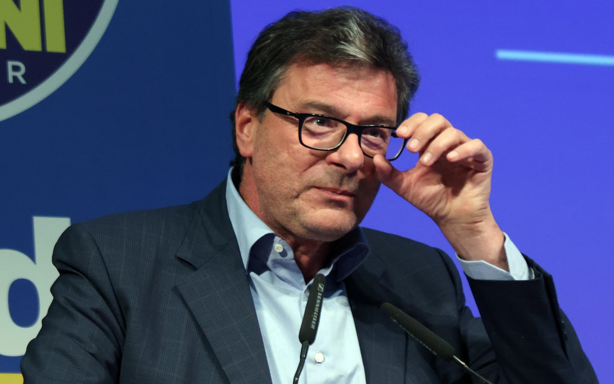 Giorgetti: "L'Europa deve tenere conto delle difficoltà dell'Italia". E sulle pensioni...