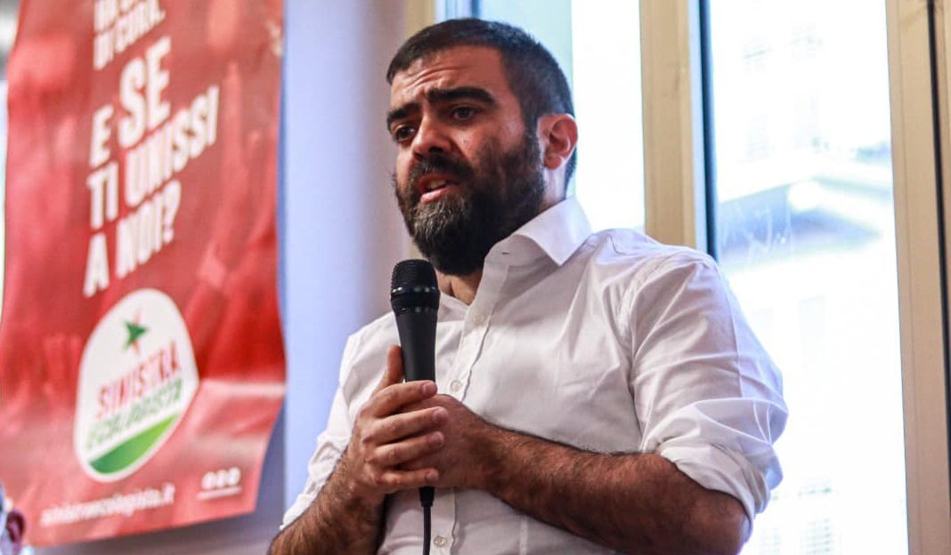 Avs contro Meloni: "Nemmeno lo sceriffo di Nottingham avrebbe fatto una manovra così iniqua" Avs contro Meloni: "Nemmeno lo sceriffo di Nottingham avrebbe fatto una manovra così iniqua"