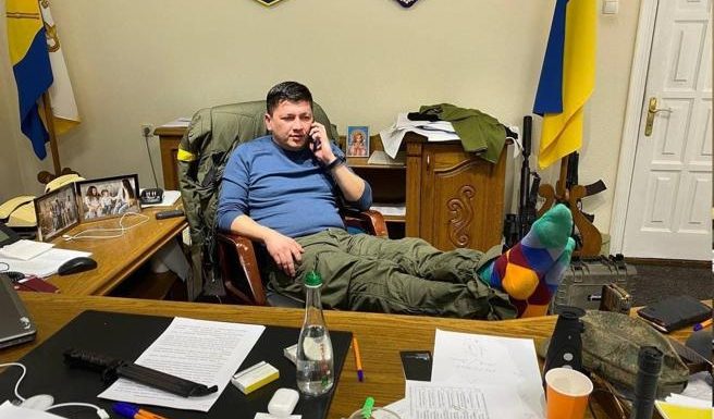 "Non tornare nelle città liberate senza l'ok delle forze armate". I governatori mettono in guardia i cittadini