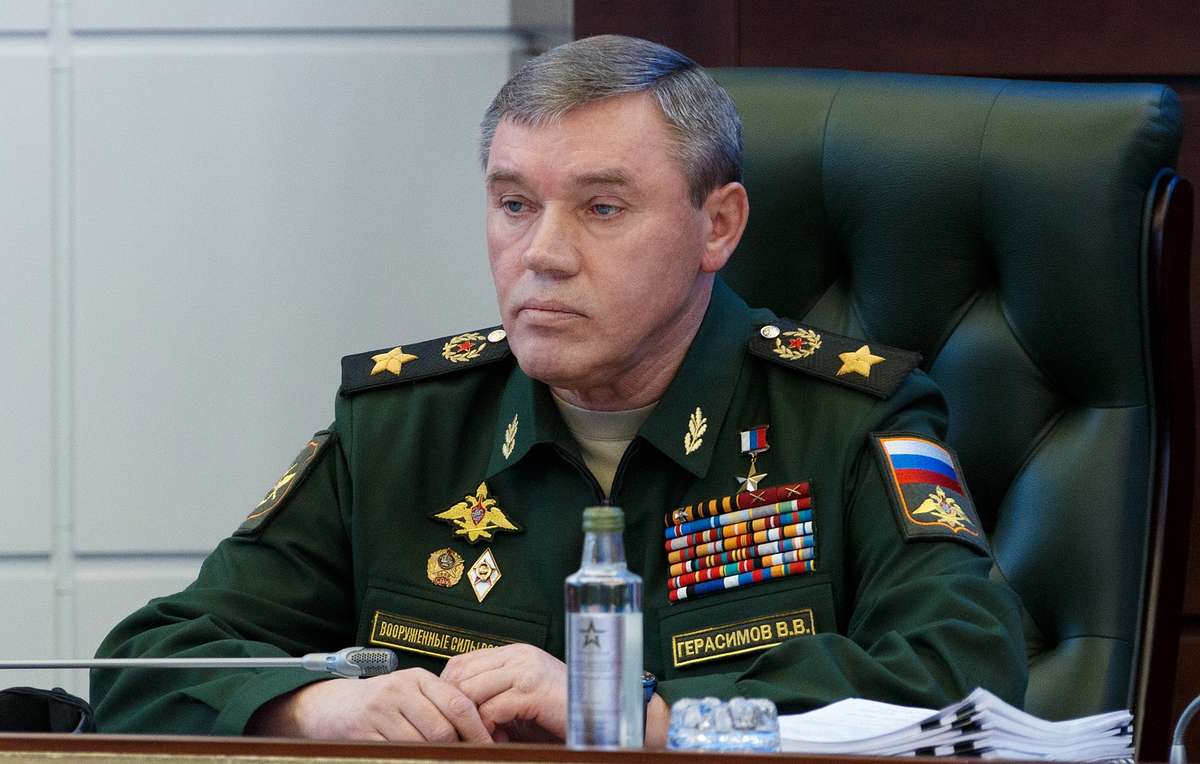 Cremlino smentisce: "Non abbiamo licenziato il capo di stato maggiore delle forze armate Gerasimov"