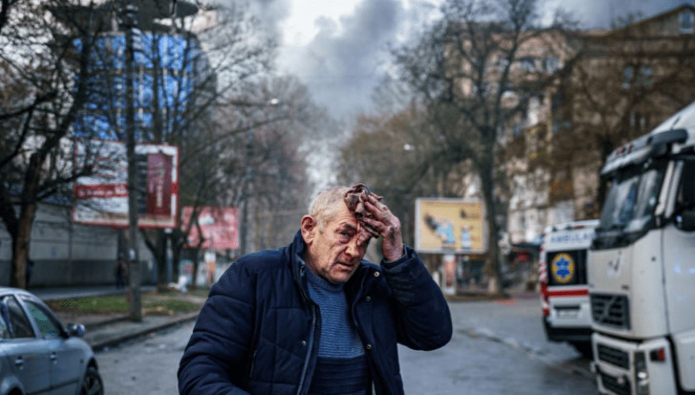 Strage di Kherson, la Russia accusa gli ucraini di essersi bombardati da soli