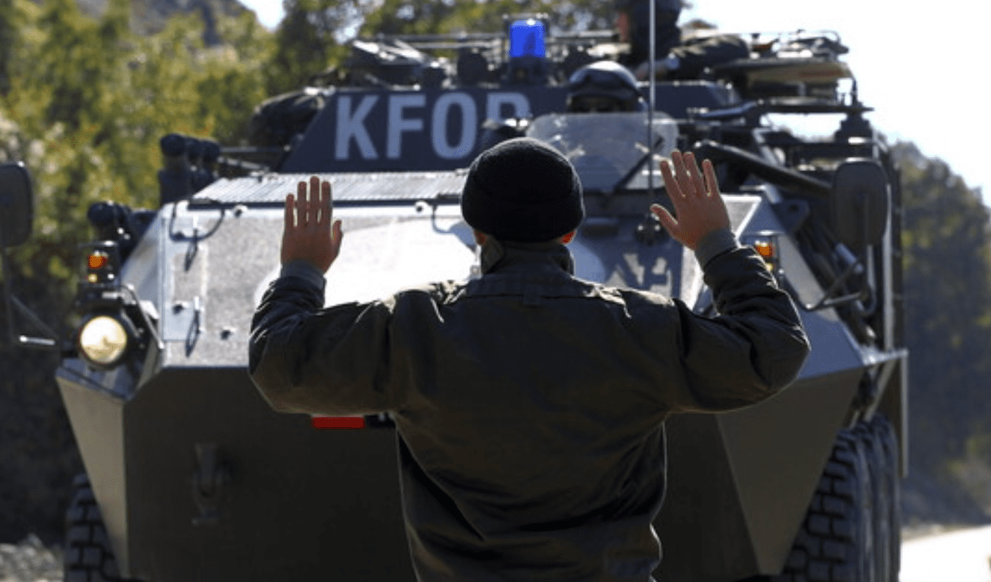Nel nord Kosovo Pristina reprime la minoranza serba: tensioni e sparatorie