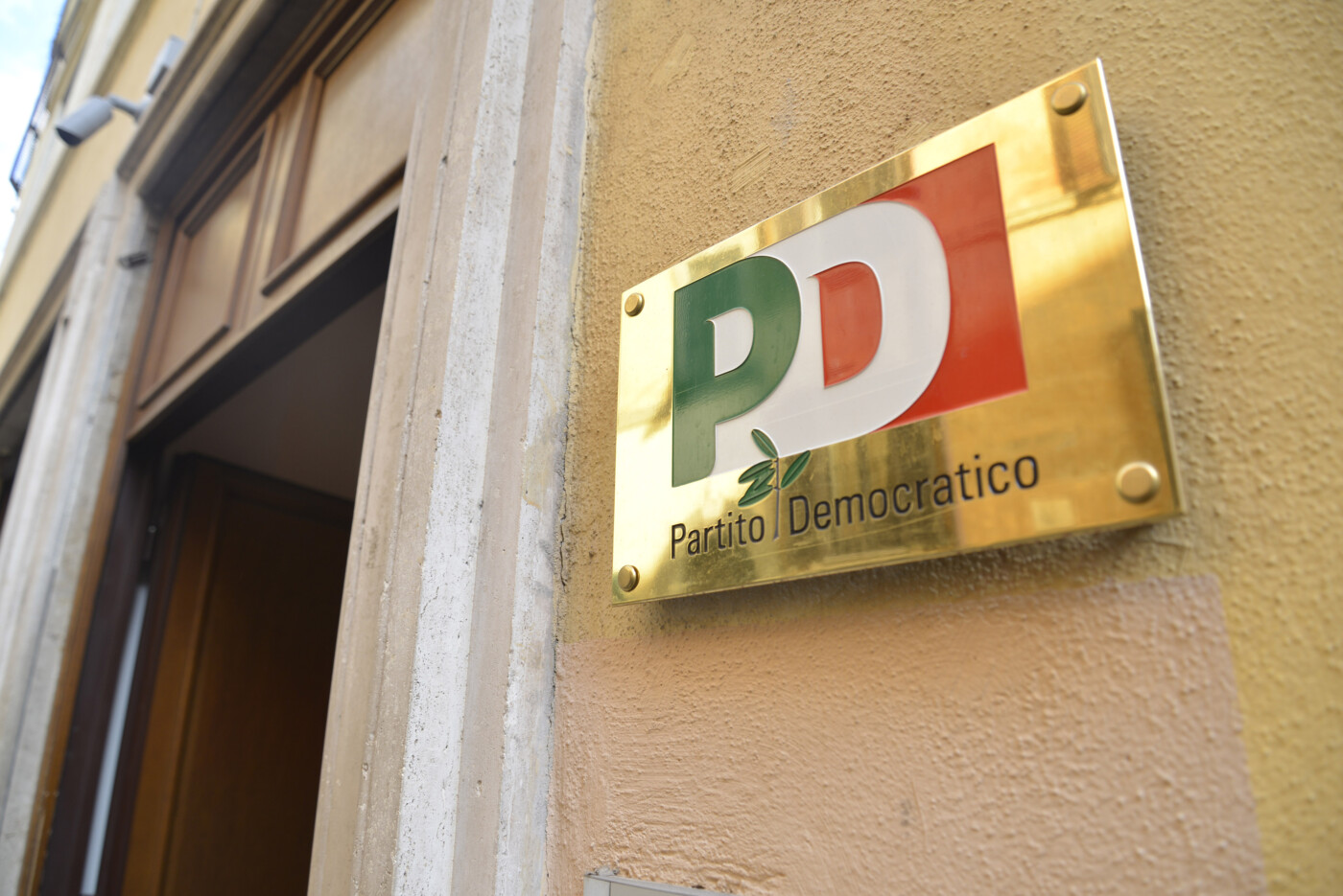 Nel Pd si è persa la cultura politica del Pci ed è tutto un inseguire degli estremi a destra come a sinistra