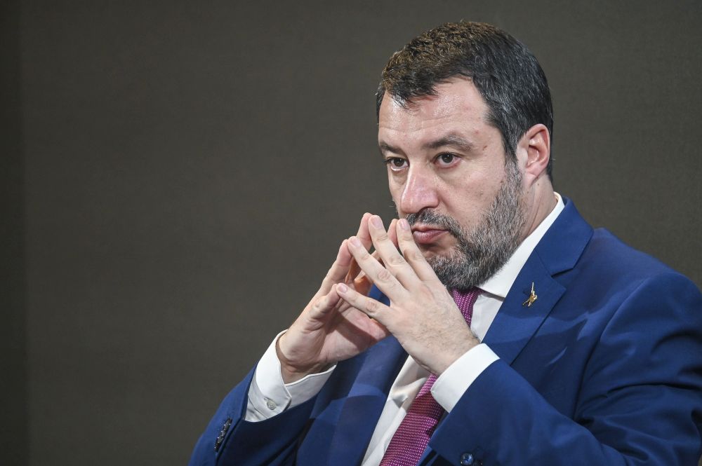 Salvini al carcere minorile Beccaria: fa un po' anche da Ministro della Giustizia?