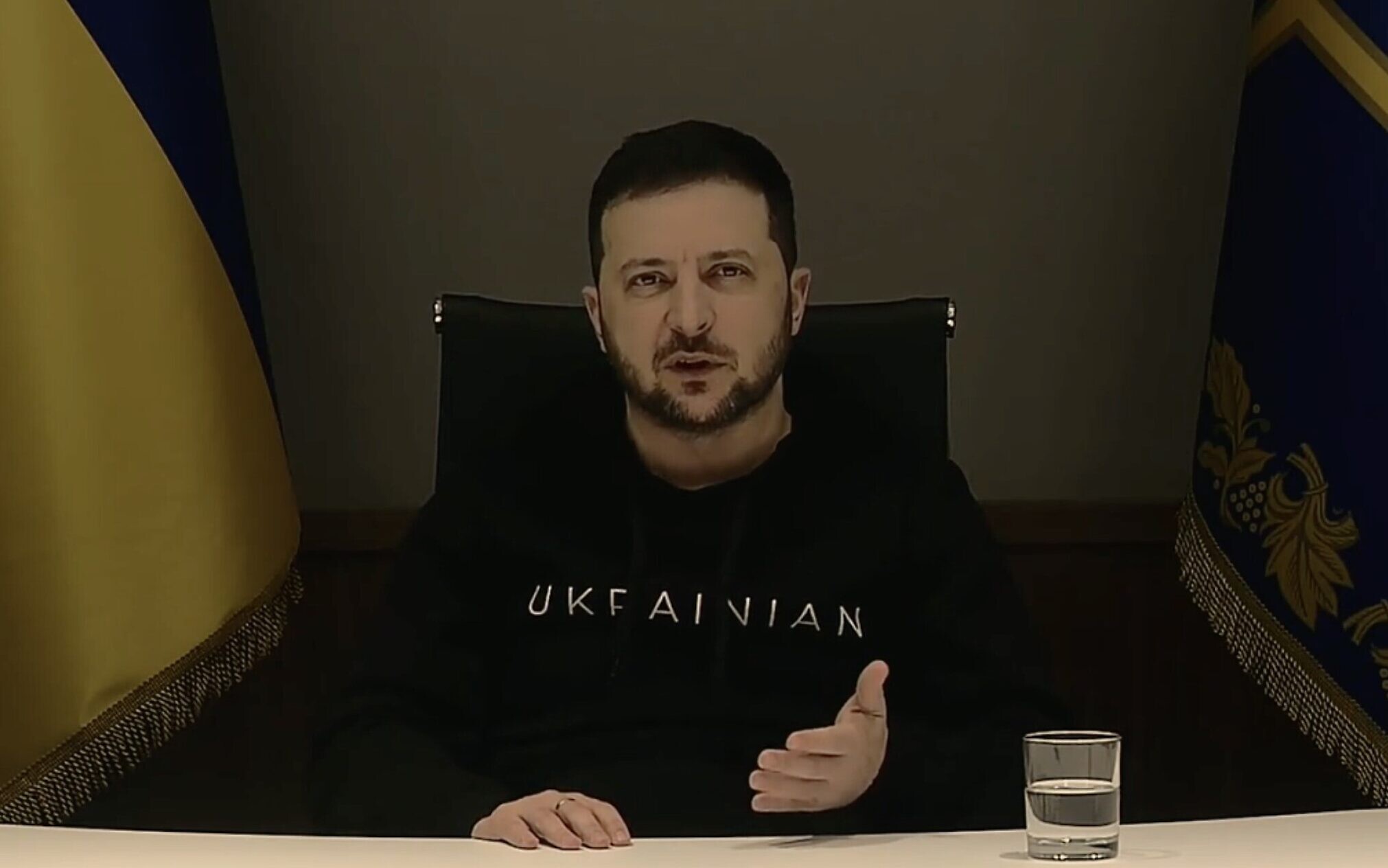 Zelensky sui negoziati di pace: "Non dimentichiamo Bucha e Mariupol"