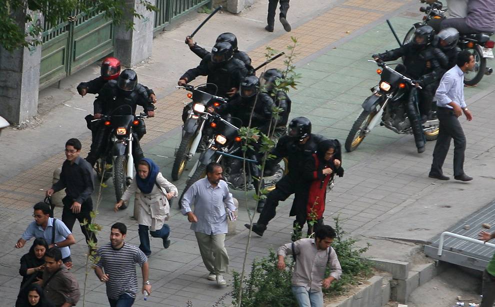 Le associazioni chiedono all'Italia di fermare la vendita di munizioni in Iran: vengono usate contro i manifestanti