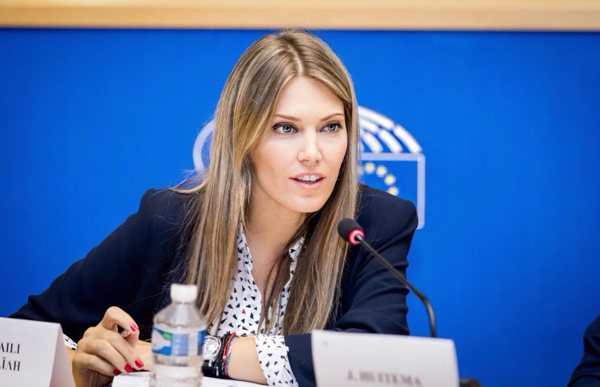Corruzione all'Europarlamento, il legale di Kaili: "E' innocente e non ha nulla a che fare con gli illeciti"
