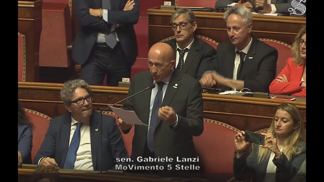 Il M5s rifiuta le accuse della destra sul clima d'odio: "Pensassero a mantenere le tante promesse fatte"