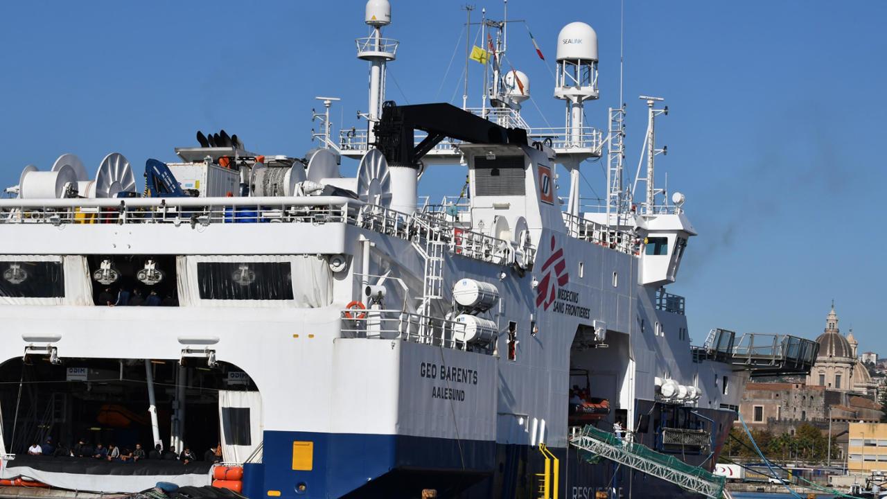 Geo Barents multata e sequestrata: "Faremo ricorso, è un pretesto per bloccarci" Geo Barents multata e sequestrata: "Faremo ricorso, è un pretesto per bloccarci"