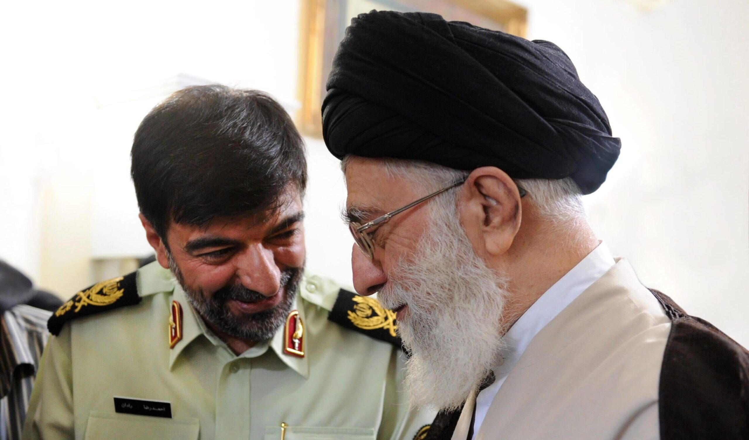 Iran, cosa nasconde la falsa "clemenza" dell'ayatollah Khamenei