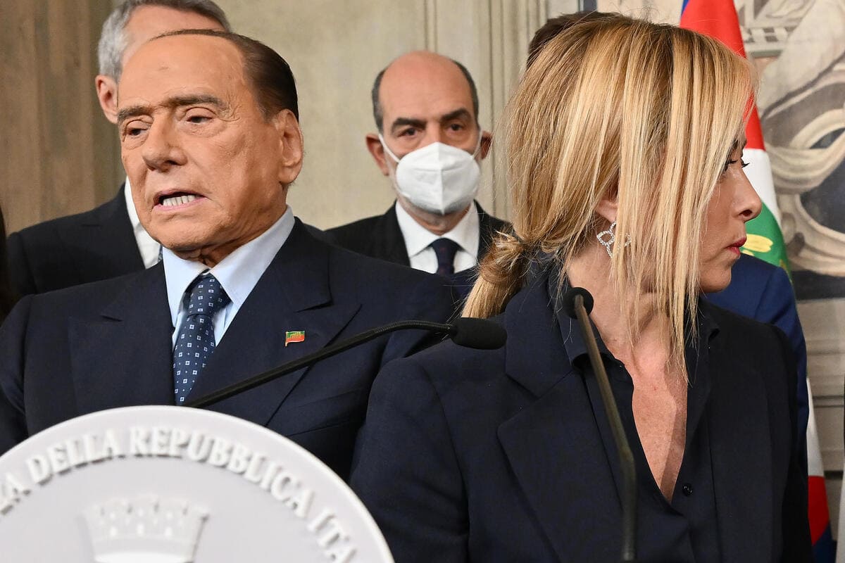 Perché Giorgia Meloni ogni giorno assomiglia sempre più a Berlusconi