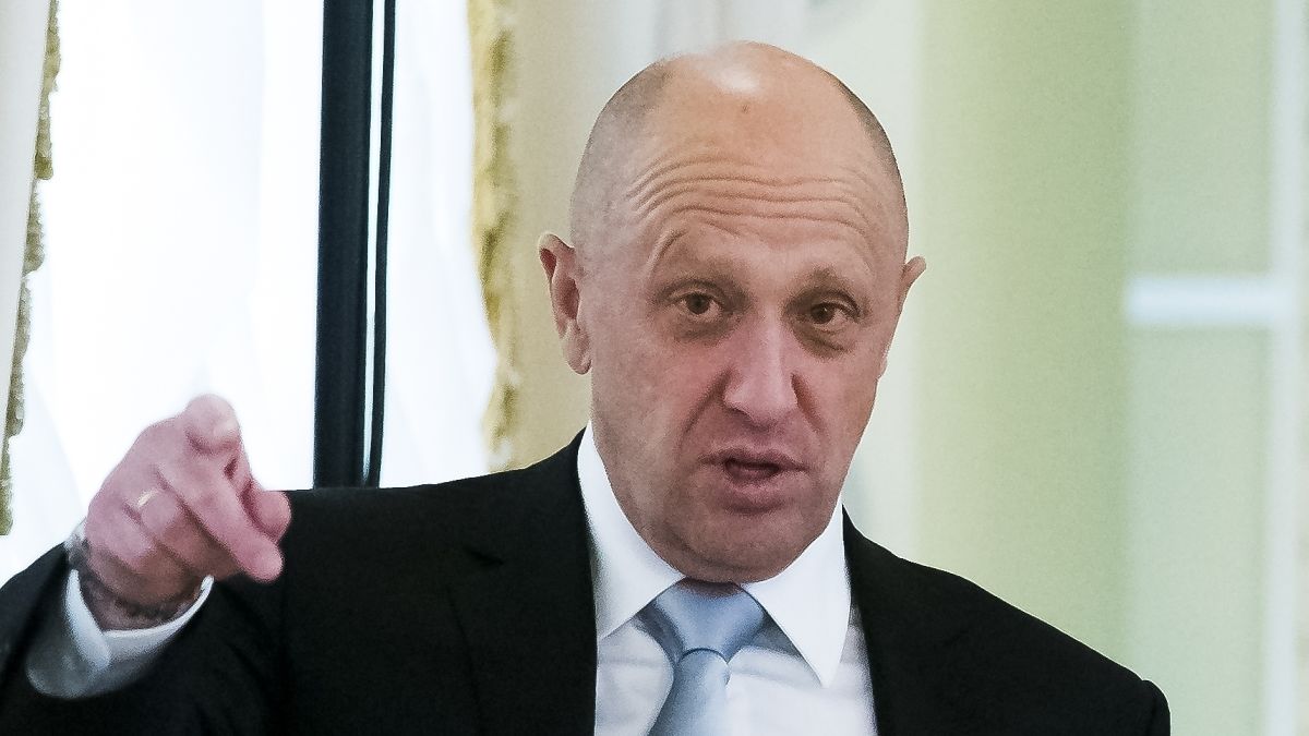 Soledar: Il capo della Wagner premia i mercenari (ma Kiev smentisce la vittoria)