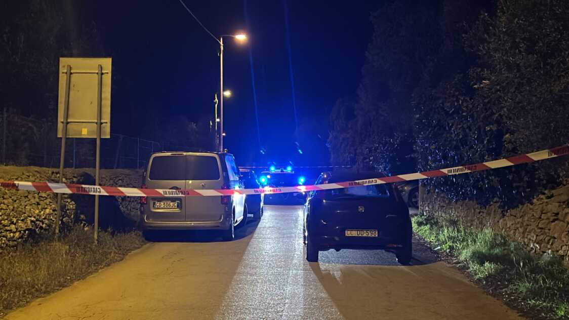 Femminicidio: uccide la moglie a coltellate e poi si impicca