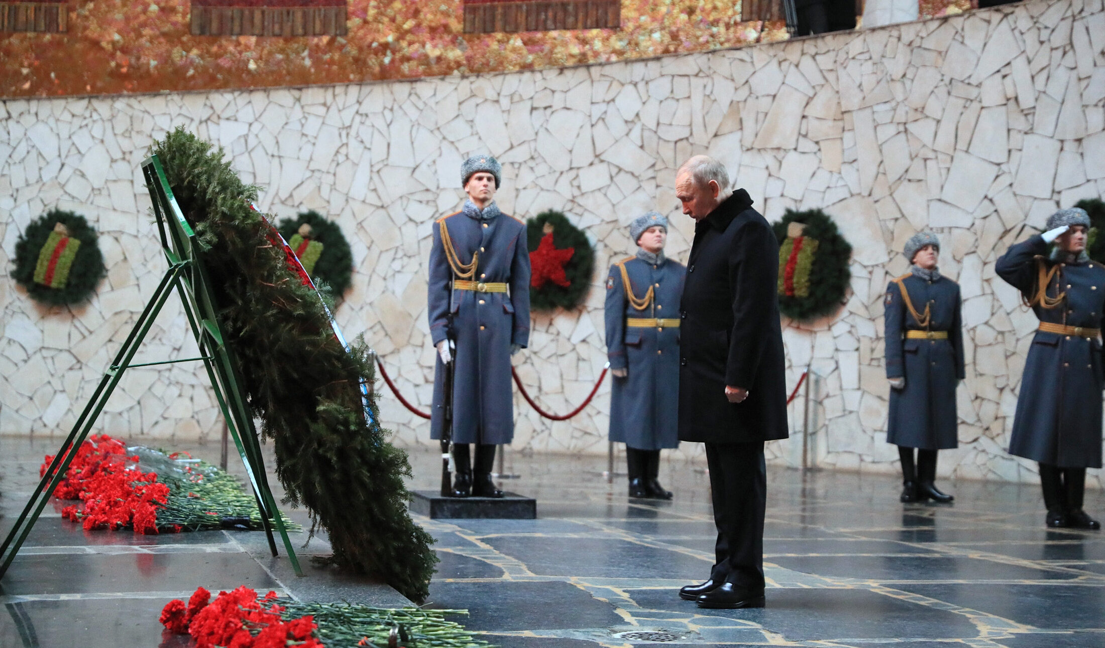 Putin, il guerrafondaio: "Siamo sicuri della nostra vittoria" Putin, il guerrafondaio: "Siamo sicuri della nostra vittoria"