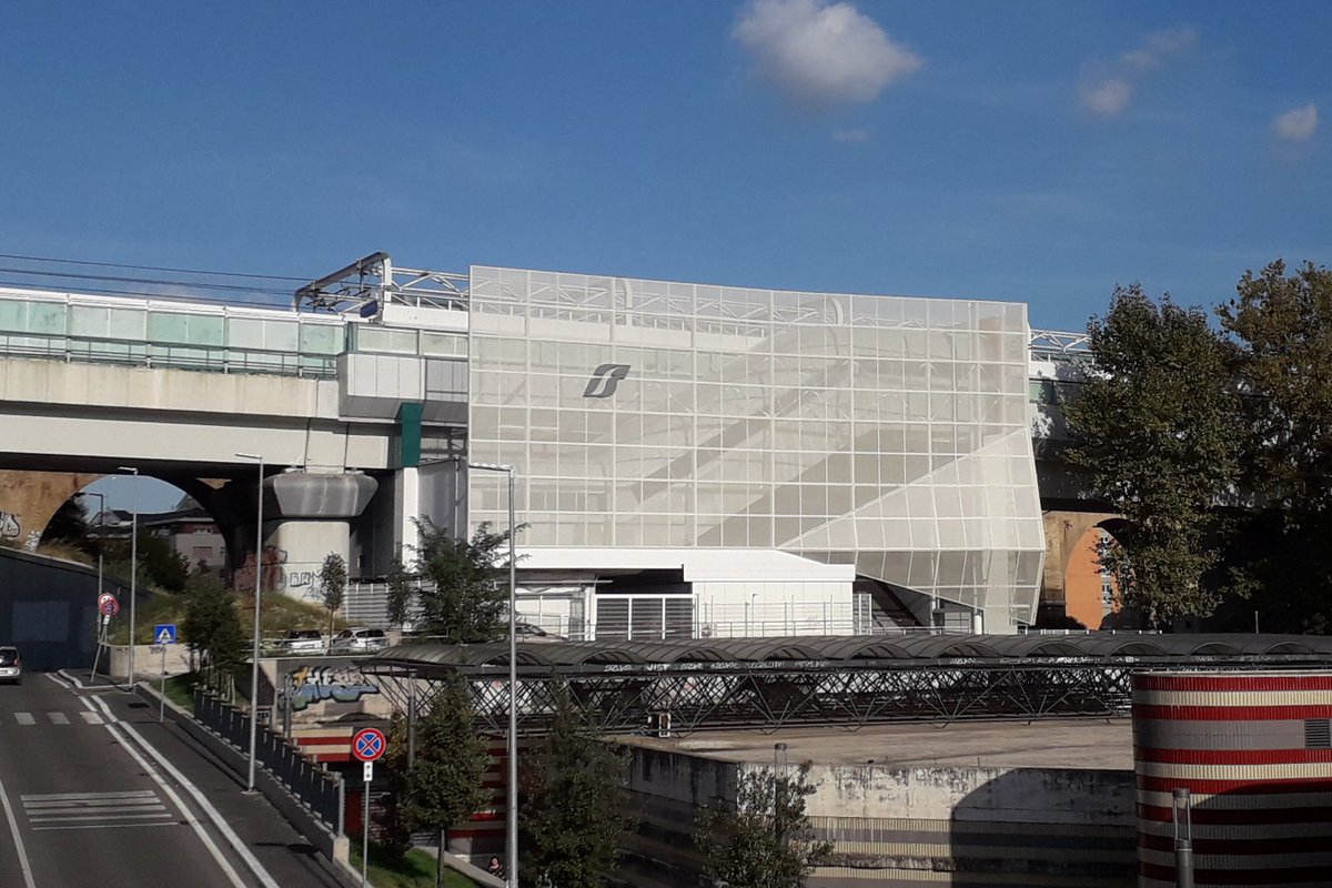 Omicidio a Roma: uomo ucciso a coltellate in strada Omicidio a Roma: uomo ucciso a coltellate in strada