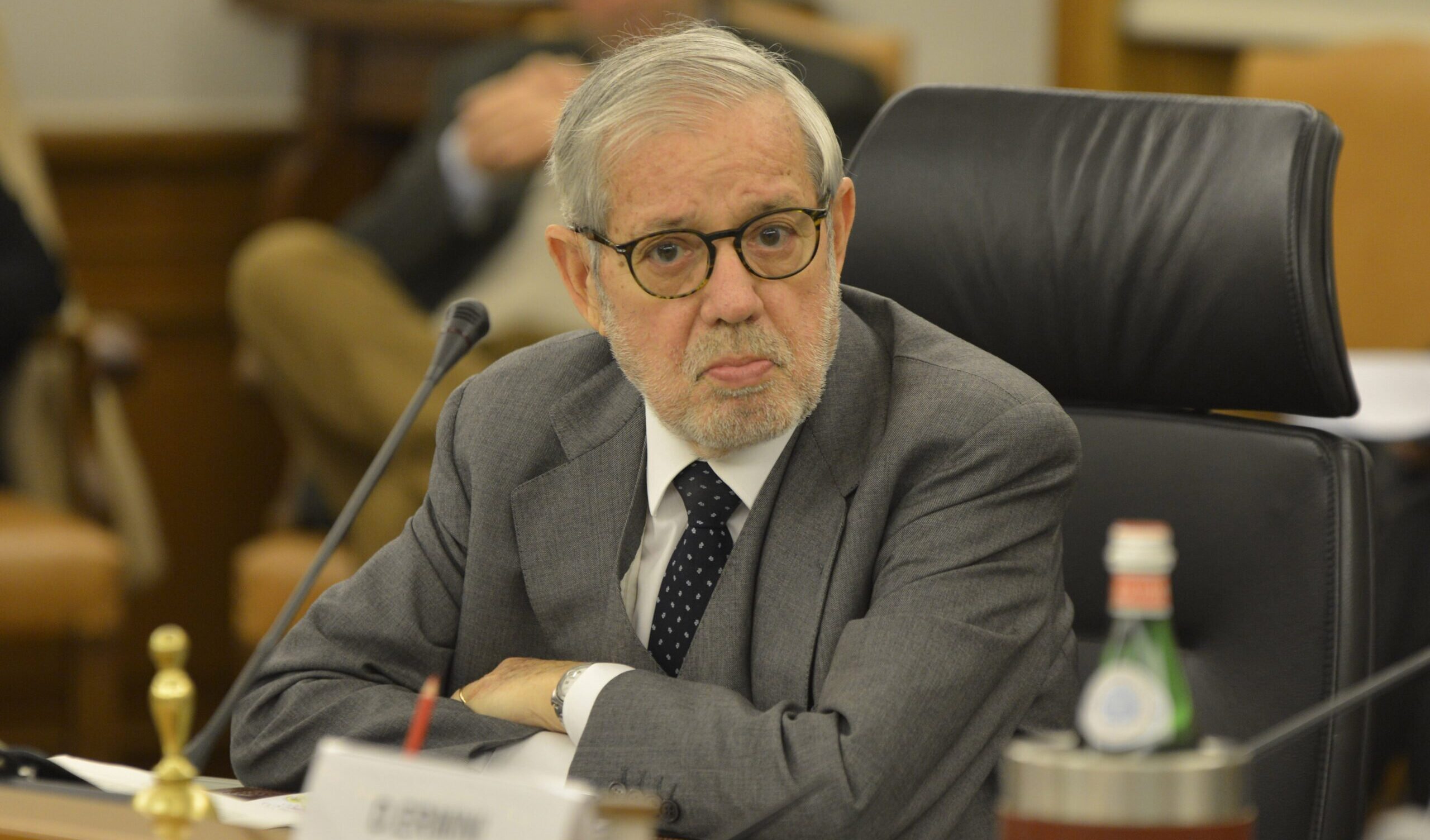 Cospito, Flick critica Delmastro: "Chi riceve rapporti riservati non li deve divulgare" Cospito, Flick critica Delmastro: "Chi riceve rapporti riservati non li deve divulgare"