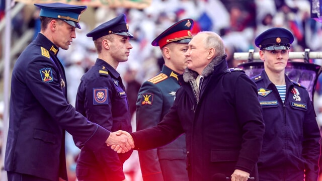 Lo zar Putin rafforza l'armamento nucleare della Russia