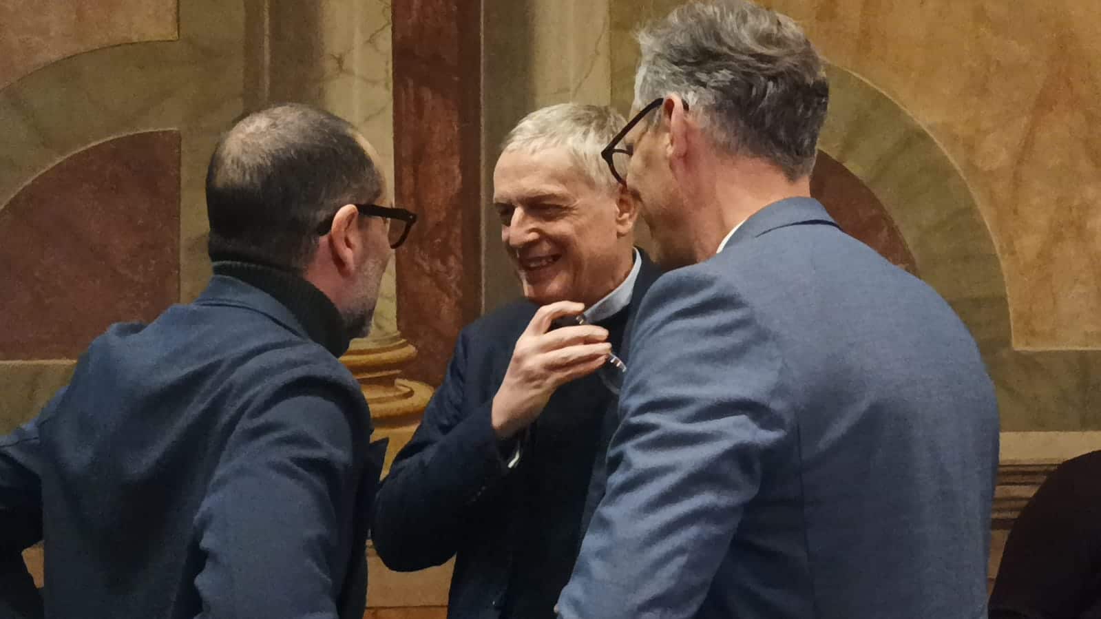 Cuperlo: "Chi ha votato che Ruby era la nipote di Mubarak dovrebbe scusarsi e poi tacere" Cuperlo: "Chi ha votato che Ruby era la nipote di Mubarak dovrebbe scusarsi e poi tacere"
