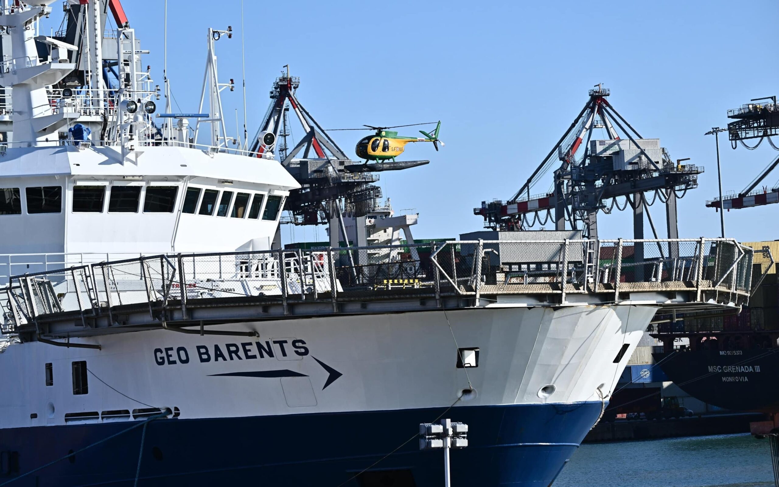 Migranti, la Geo Barents sbarca a Genova: 63 migranti a bordo, molti i minori