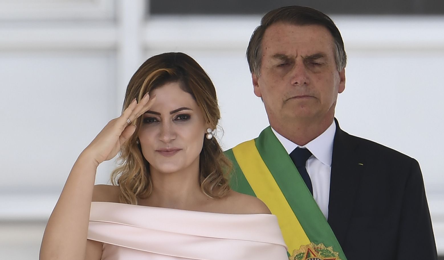 Michelle Bolsonaro: "Mio marito non ha paura di essere arrestato, è rimasto negli Usa per riposarsi" Michelle Bolsonaro: "Mio marito non ha paura di essere arrestato, è rimasto negli Usa per riposarsi"