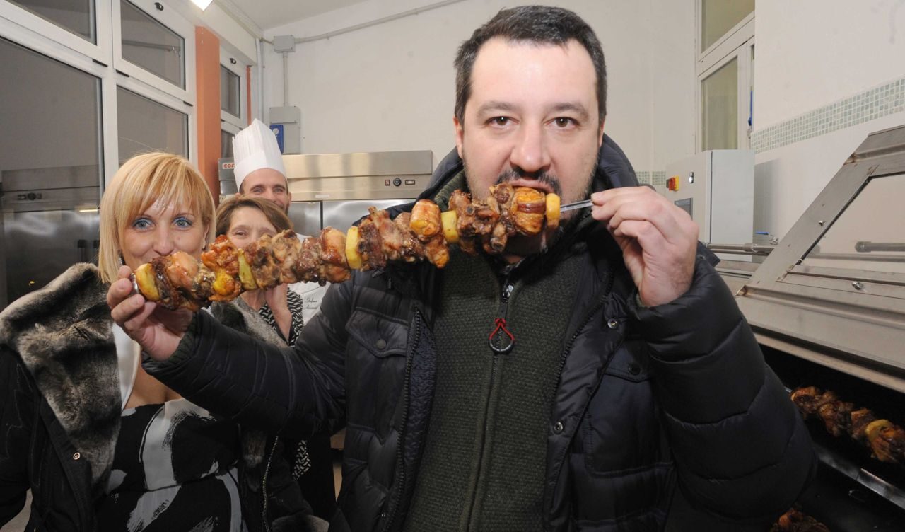Salvini rivendica la libertà di inquinare: "Da Sala green ideologico"