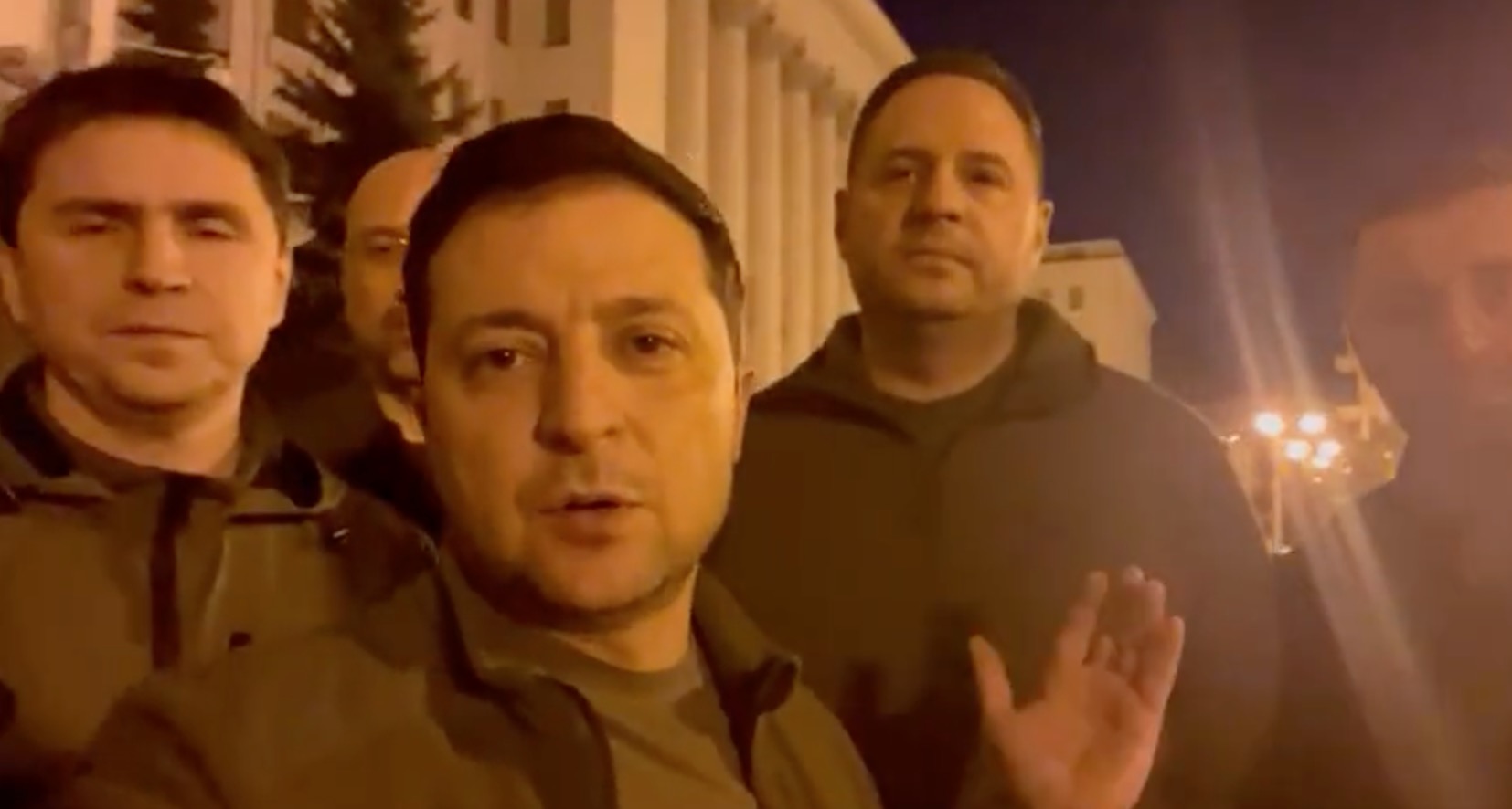 Kiev: "Telefonata tra Zelensky e Xi Jinping? Prevista ma ci sono difficoltà"