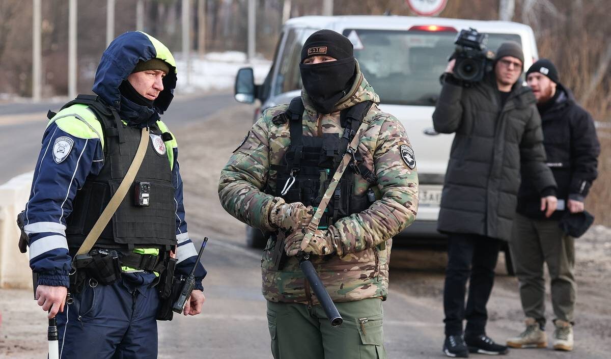 Mosca accusa ancora la Nato: "Ha dato le armi ai sabotatori di Bryansk" Mosca accusa ancora la Nato: "Ha dato le armi ai sabotatori di Bryansk"