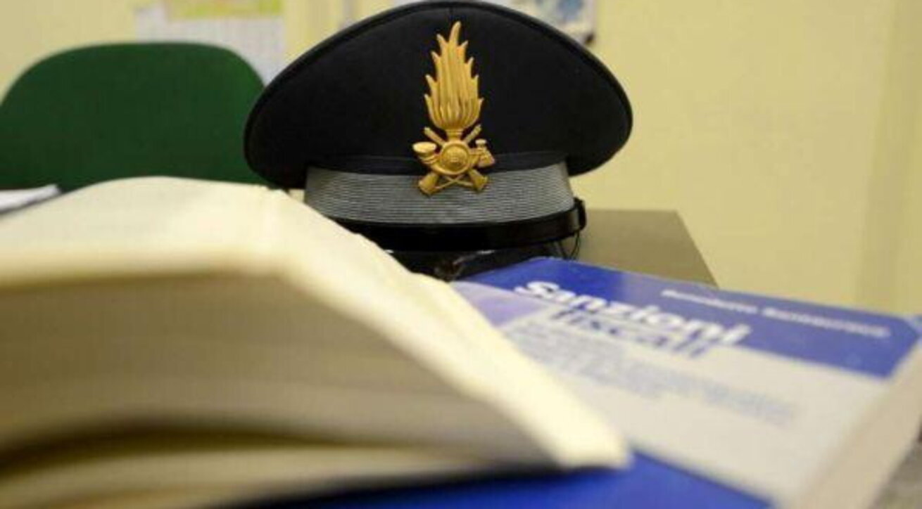 Maxi truffa al fisco: 200 milioni verso Pechino, indagati 1 italiano e 18 cinesi