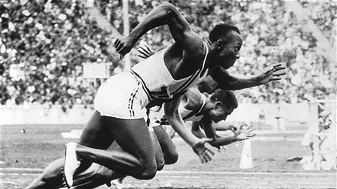 Jesse Owens, la leggenda dell'atletica che ha sconfitto Hitler Jesse Owens, la leggenda dell'atletica che ha sconfitto Hitler
