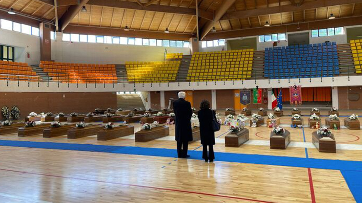 mattarella-crotone-naufragio Cutro, altro dietrofront del governo Meloni: bloccato il trasferimento delle vittime a Bologna