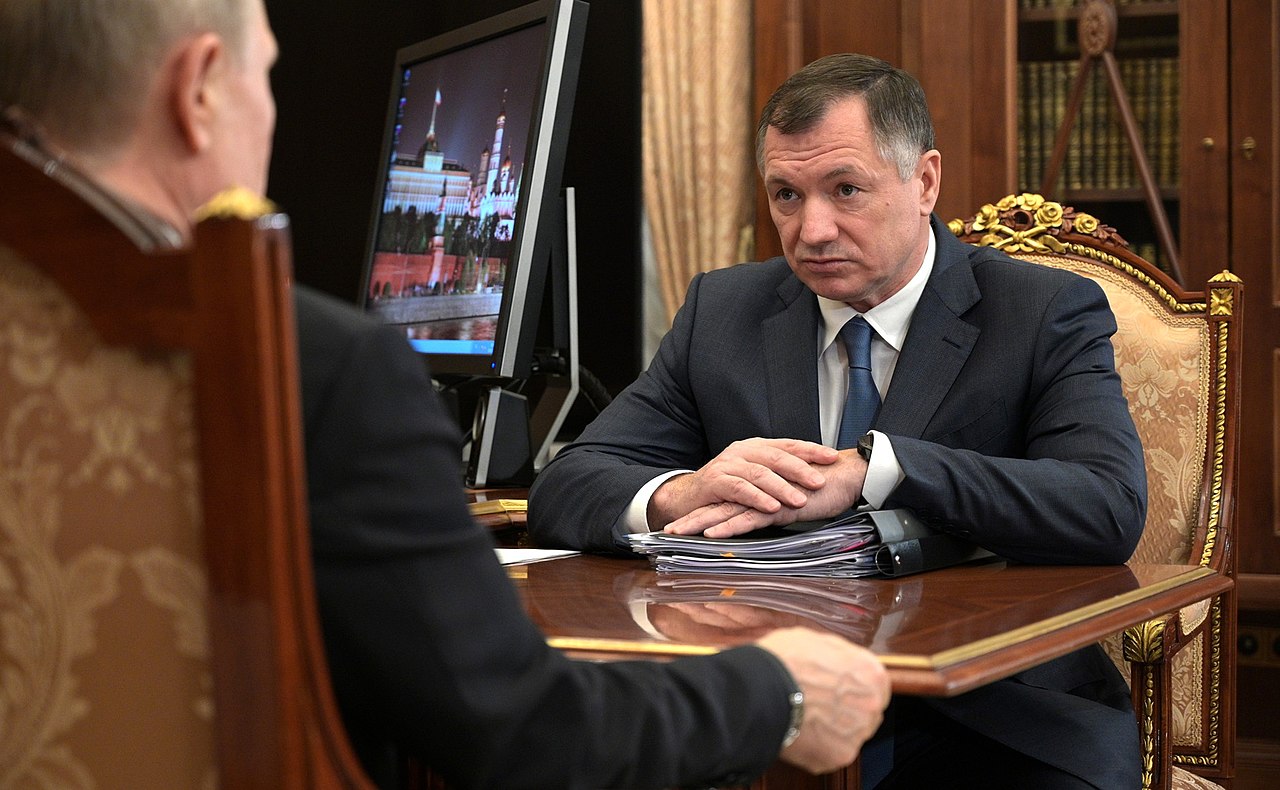 Il vice-premier russo in visita a Bakhmut