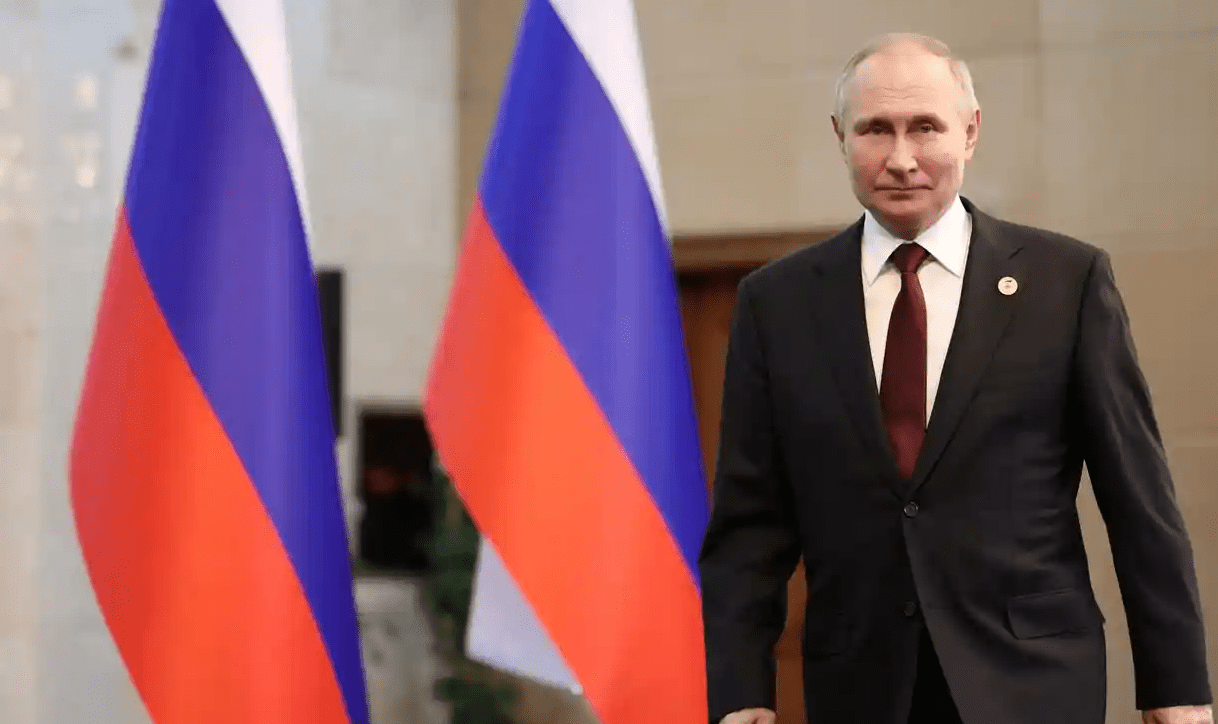 Putin fuggito da Mosca? Il suo aereo è decollato in direzione nord ma Peskov...