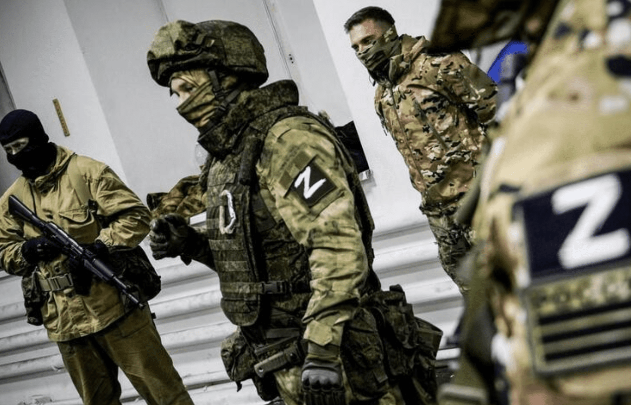 Ucraina: i militari russi scavano trincee in vista della controffensiva ucraina