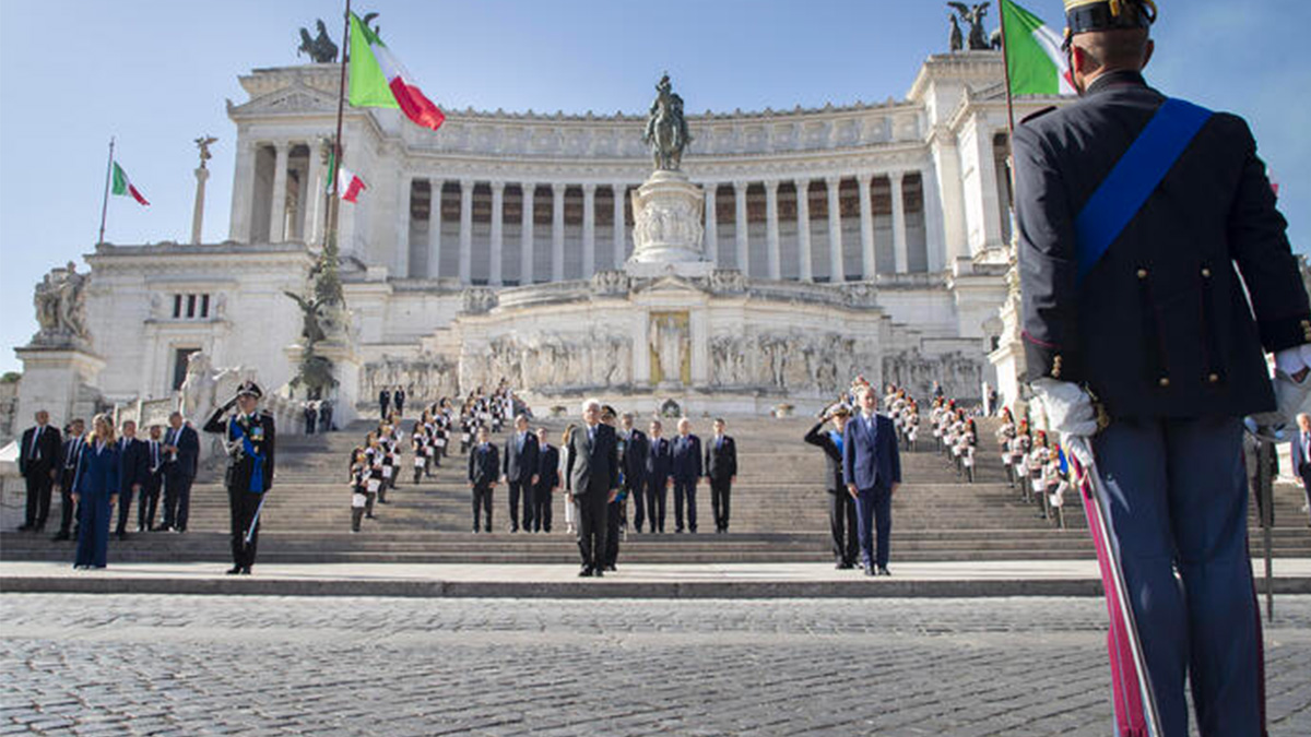 mattarella-25-aprile 25 Aprile, Mattarella all'Altare della Patria: con lui anche Meloni e La Russa