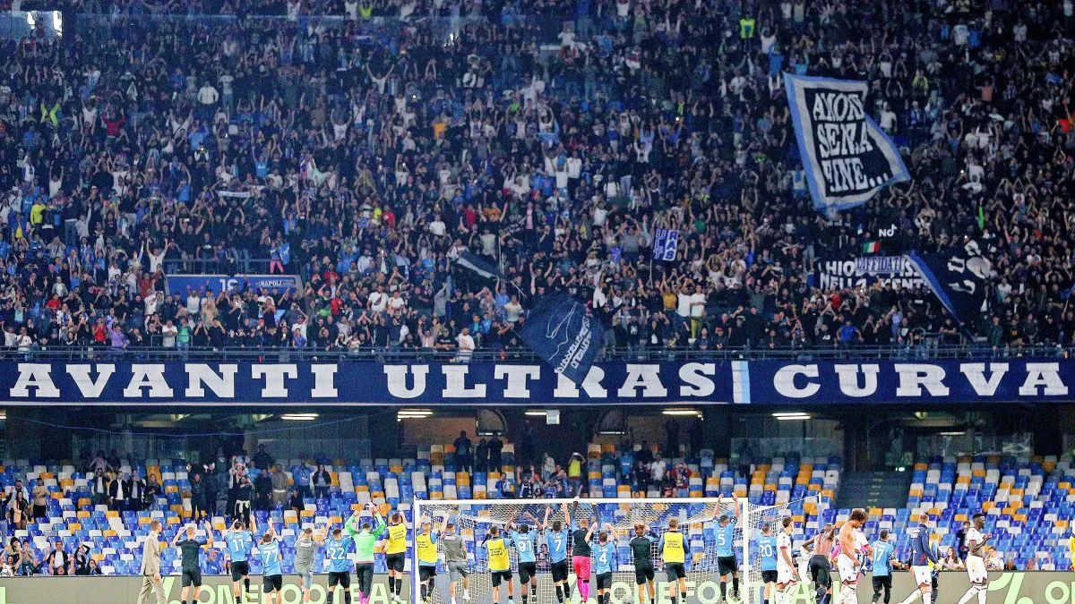 tifos-ultras-napoli Napoli, tra Ultras e De Laurentiis è finita la pace: cosa sta succedendo?