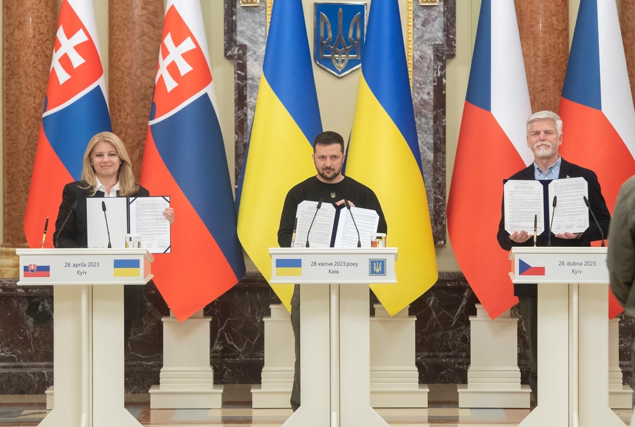 Zelensky: "Con Xi Jinping abbiamo parlato dell'integrità territoriale dell'Ucraina"