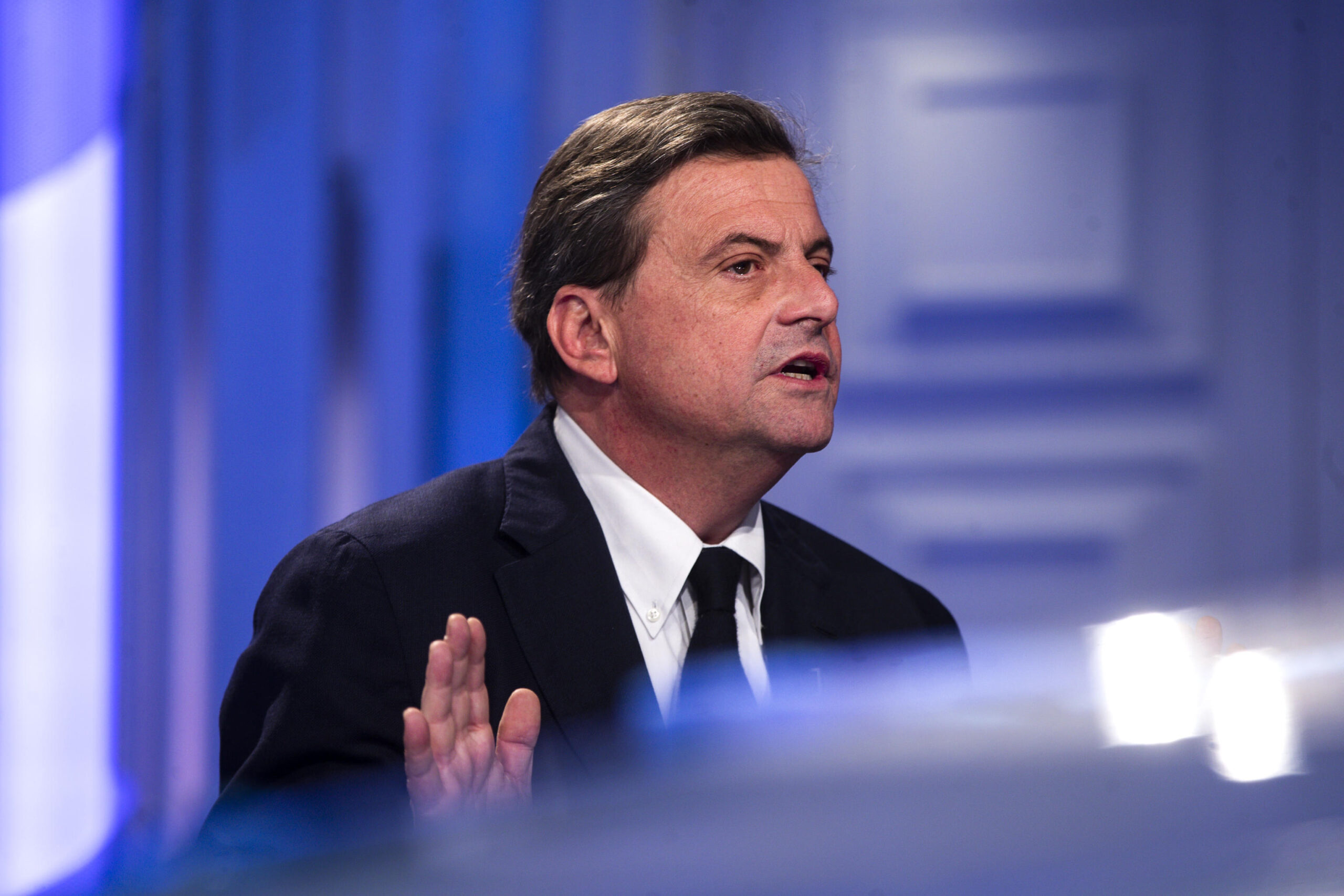 Calenda-Renzi, polemica continua: "Il gruppo in Senato ha il mio nome, complicato separarmi"