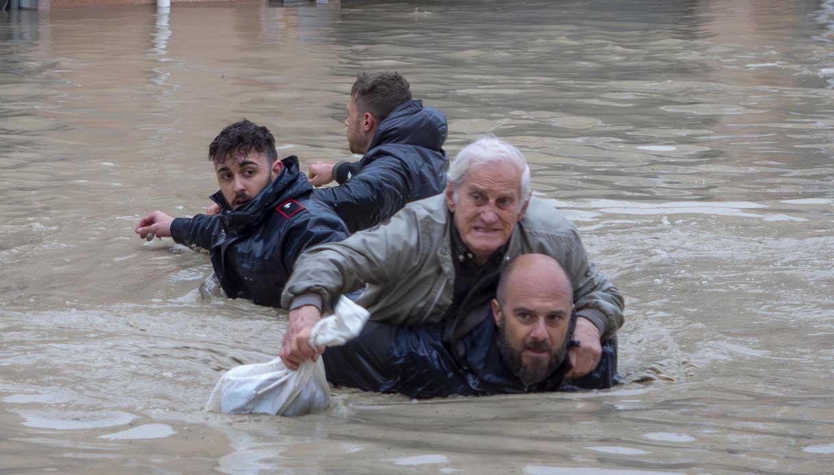 Diciamolo chiaramente: sull’alluvione in Romagna il governo sta giocando sporco