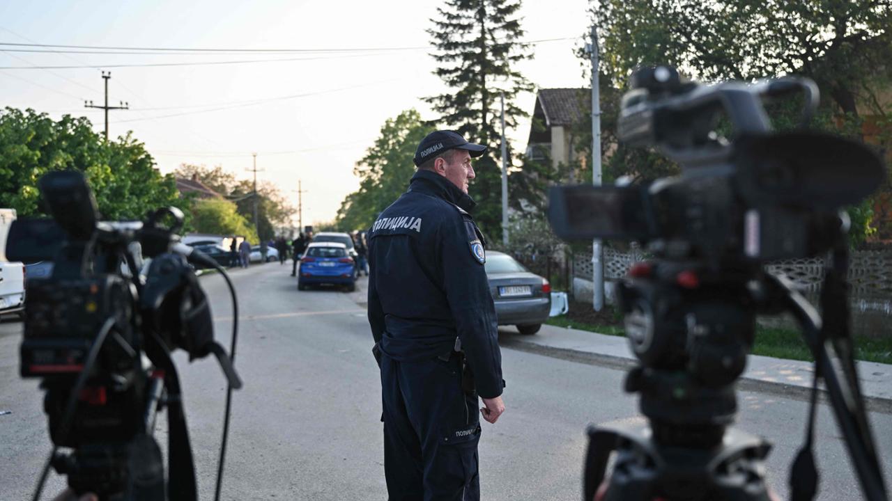 Serbia, un'altra sparatoria provoca 8 morti e 13 feriti: fermato il presunto killer 21enne