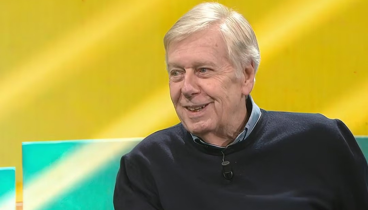 Claudio Lippi pronto a tornare nella Rai reazionaria elogia Meloni e attacca "gay e gaie" in tv Claudio Lippi pronto a tornare nella Rai reazionaria elogia Meloni e attacca "gay e gaie" in tv