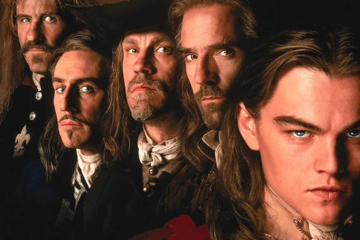 “La maschera di ferro”, alle 21.30 su La7: la trama del film con Leonardo Di Caprio